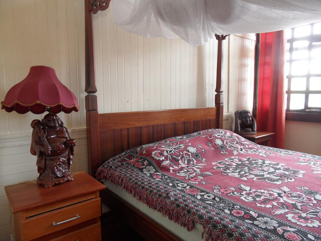 Guesthouse Un Pied-A-Terre Paramaribo Bagian luar foto