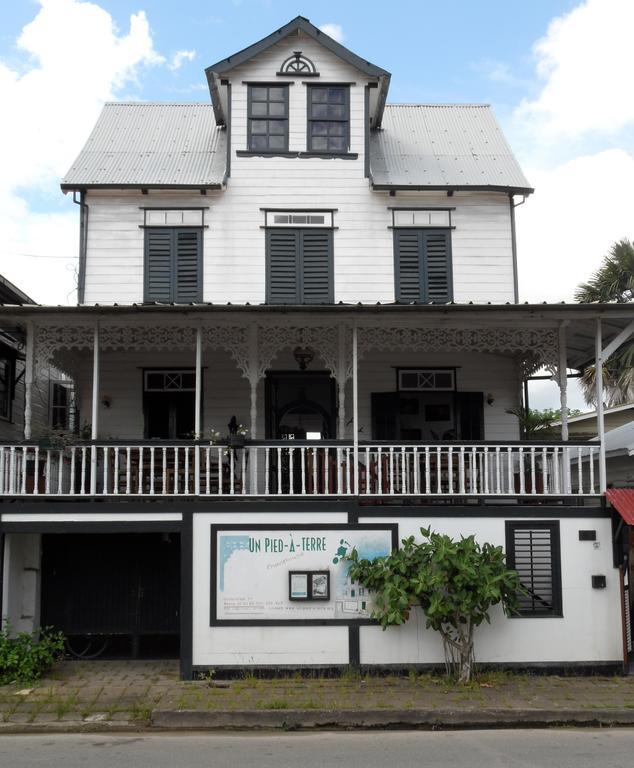 Guesthouse Un Pied-A-Terre Paramaribo Bagian luar foto